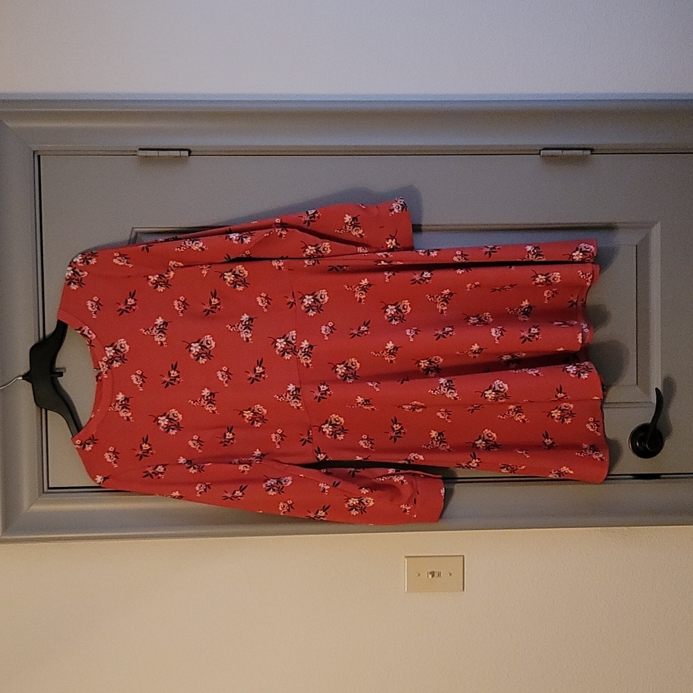 Loft Floral Fit and Flare Dress NWT, Size 10.